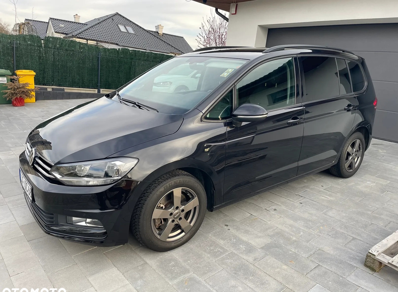 Volkswagen Touran cena 60900 przebieg: 106675, rok produkcji 2016 z Leszno małe 529